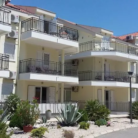 Lina 3 * Podgorica